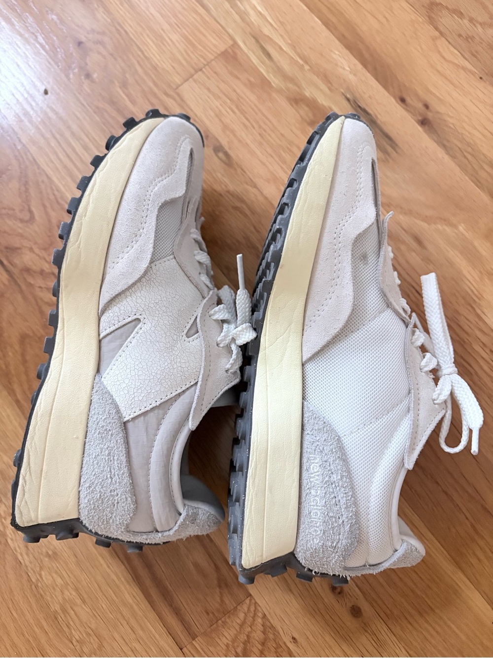 New Balance
U327WRB women’s sneaker, Sea Salt/ Raincloud, size 7.5 - Picture 10 of 15